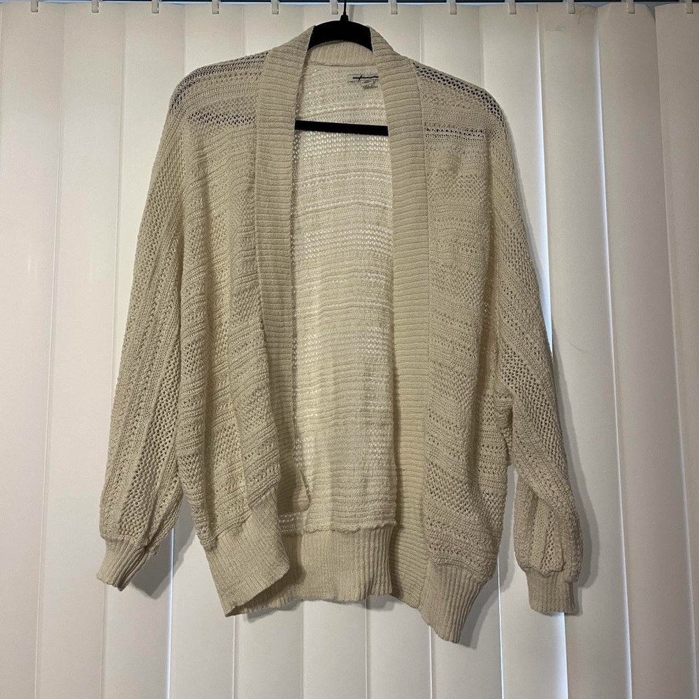 American Eagle Outfitters Beige Knit Cardigan